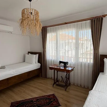 Urla The Orange House Kuscular