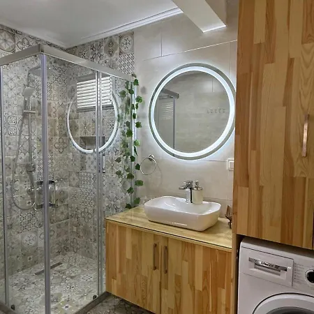 Urla The Orange House Kuscular