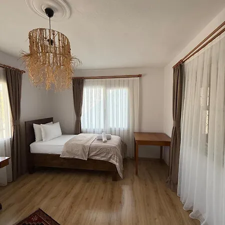 Urla The Orange House Daire Kuşçular