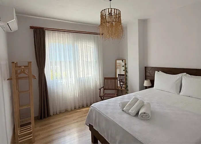 Urla The Orange House *